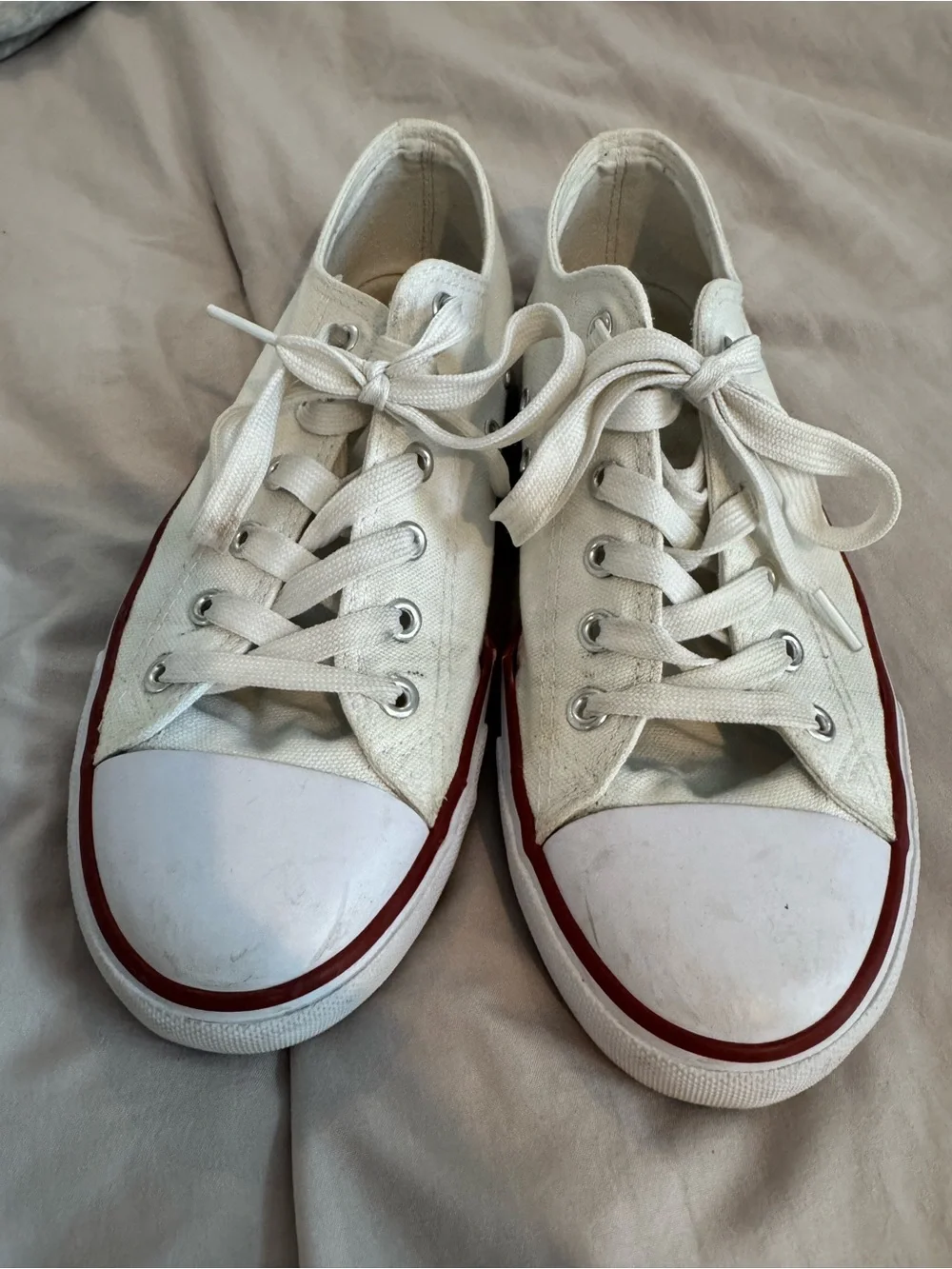 Amazon White Canvas Low-Top Sneakers with Red Trim